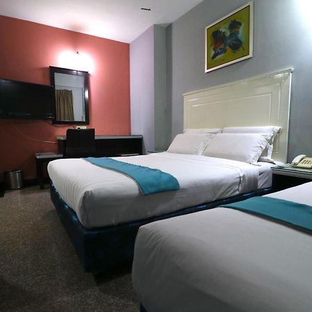 Hotel Sri Пухонг Екстериор снимка