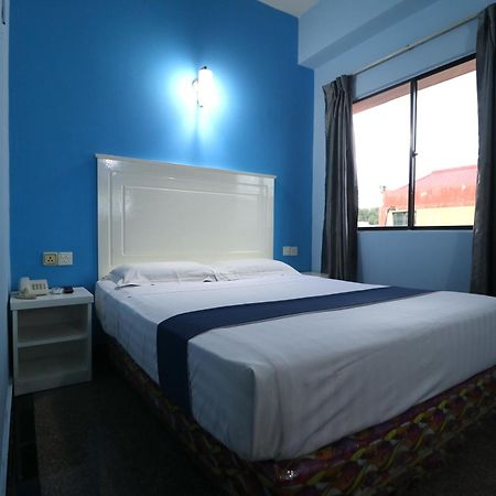 Hotel Sri Пухонг Екстериор снимка