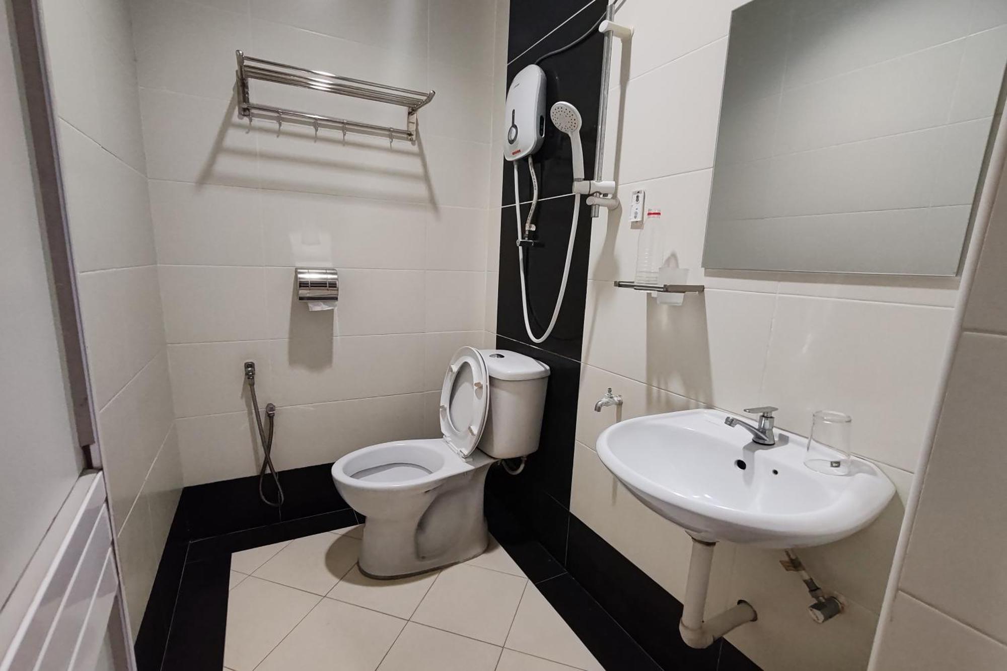 Hotel Sri Пухонг Екстериор снимка