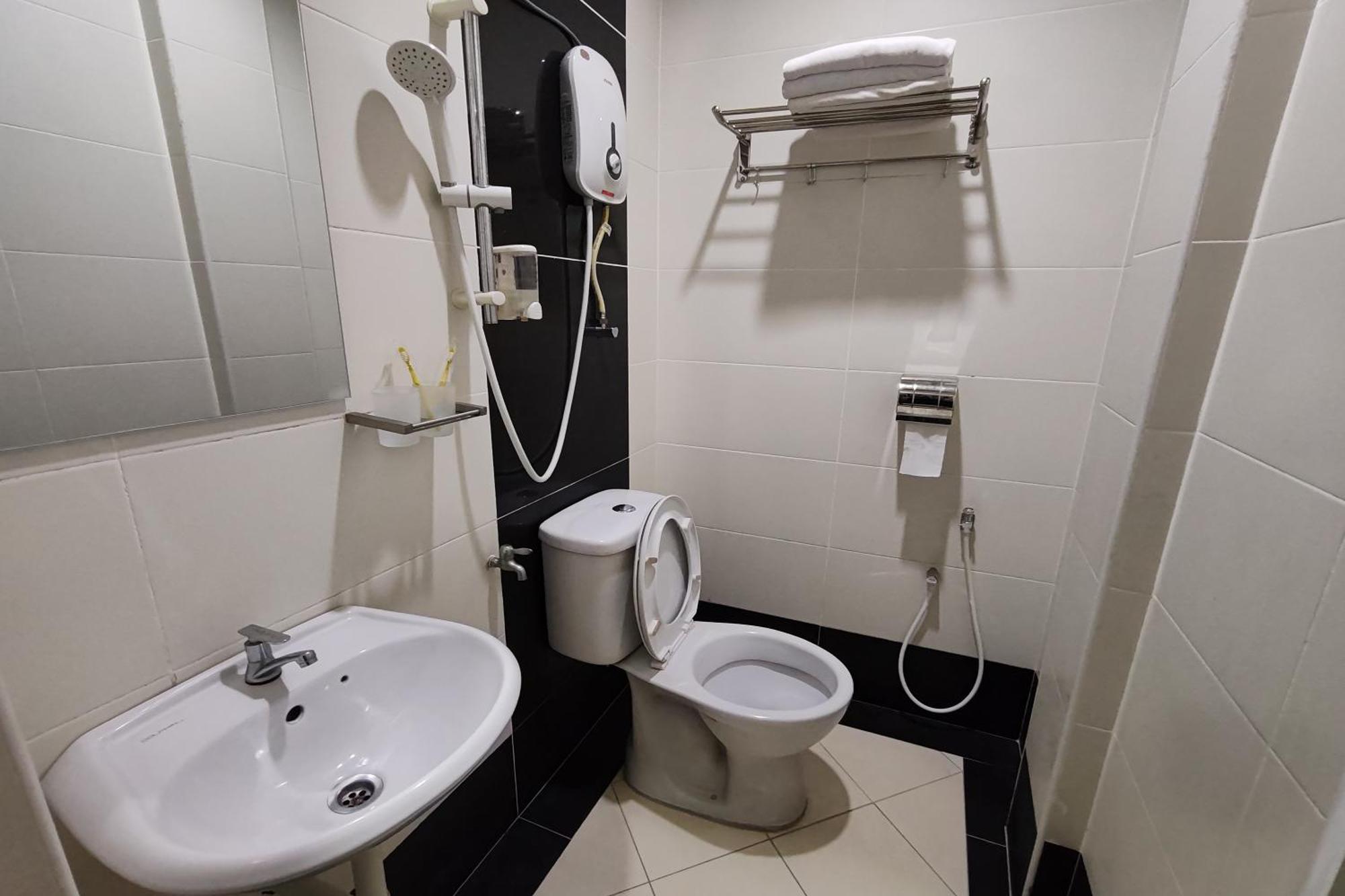 Hotel Sri Пухонг Екстериор снимка