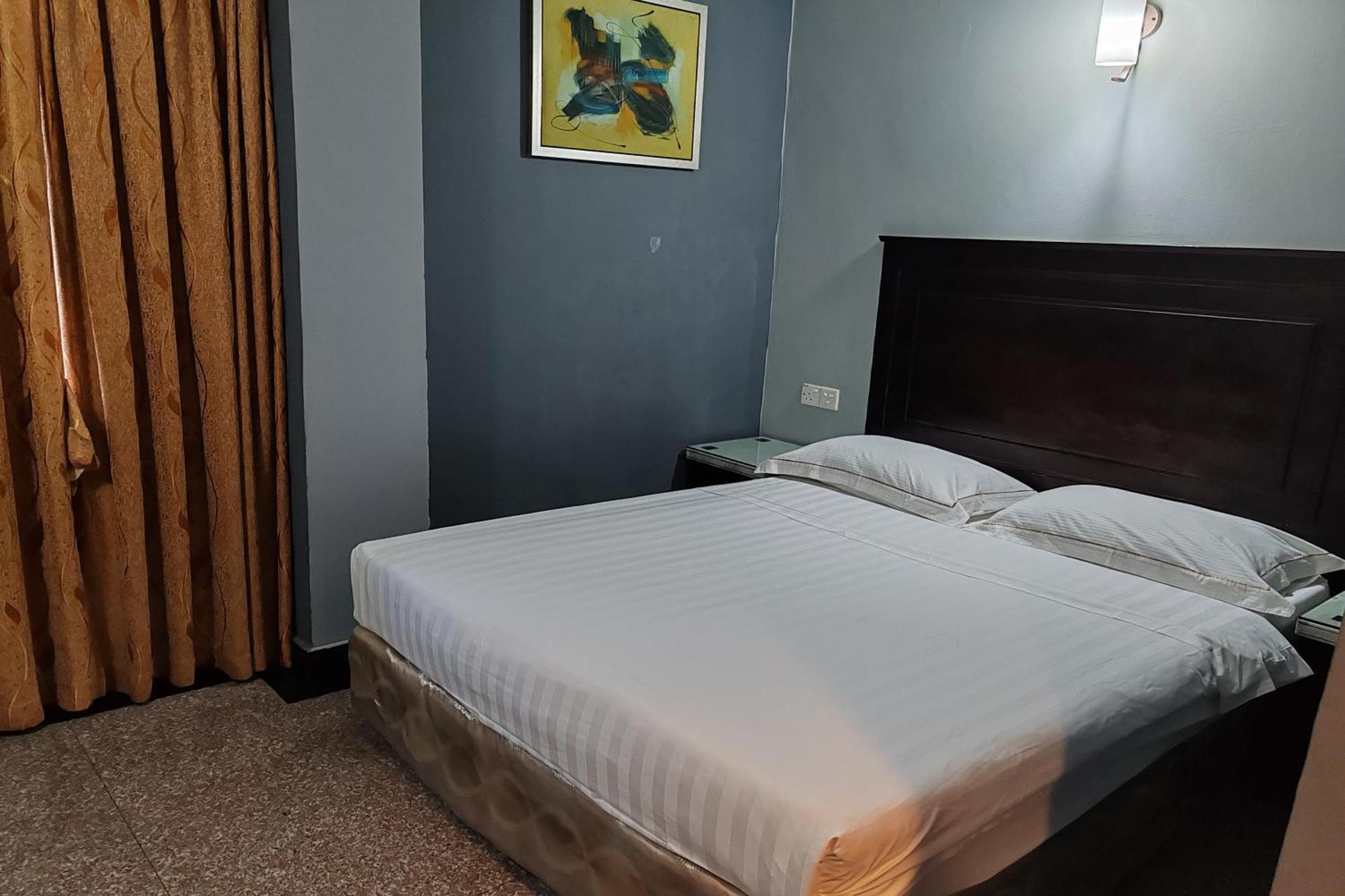 Hotel Sri Пухонг Екстериор снимка