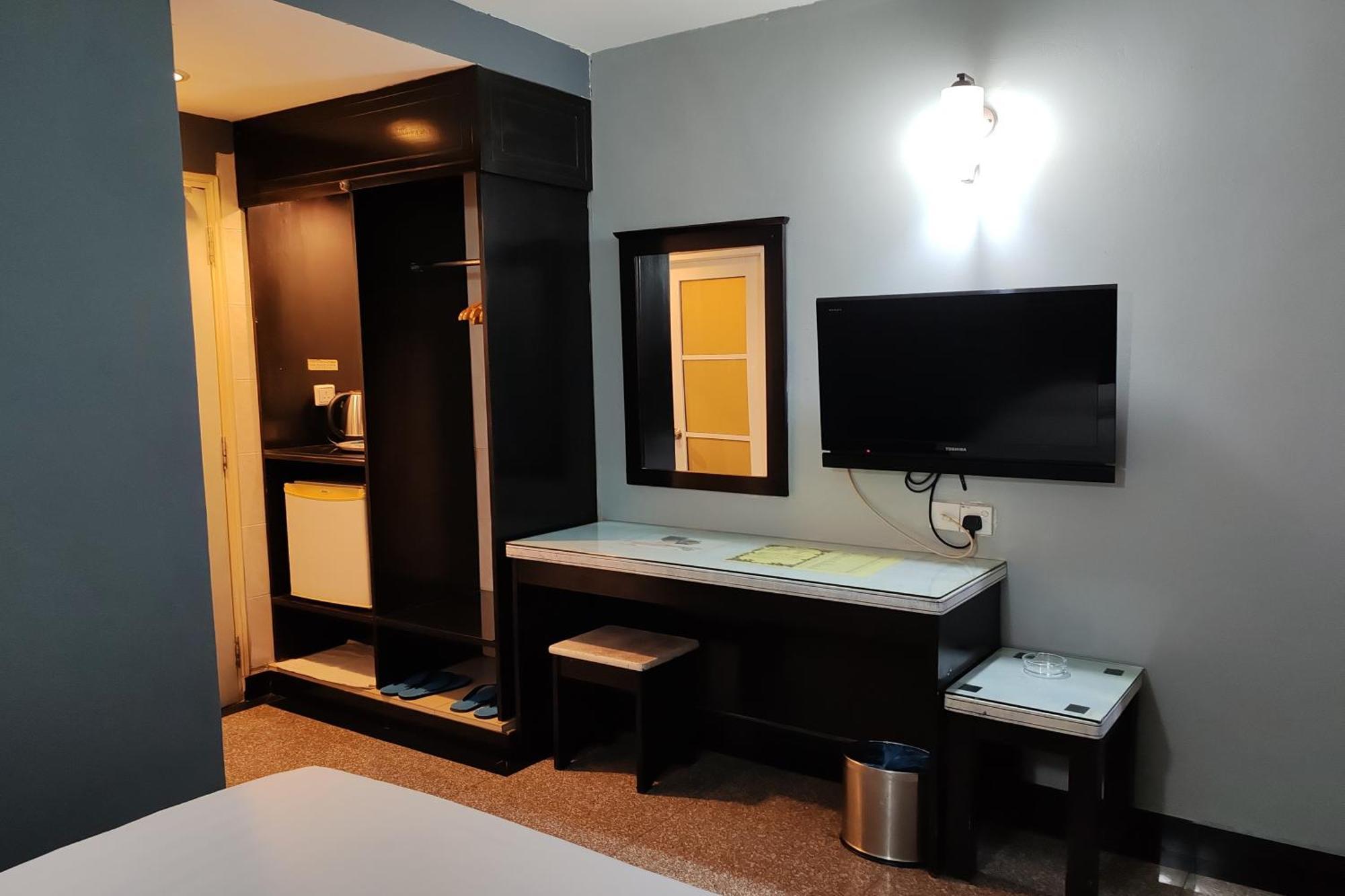 Hotel Sri Пухонг Екстериор снимка