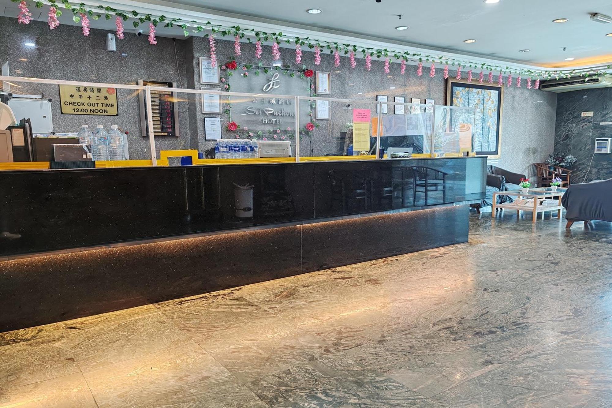 Hotel Sri Пухонг Екстериор снимка