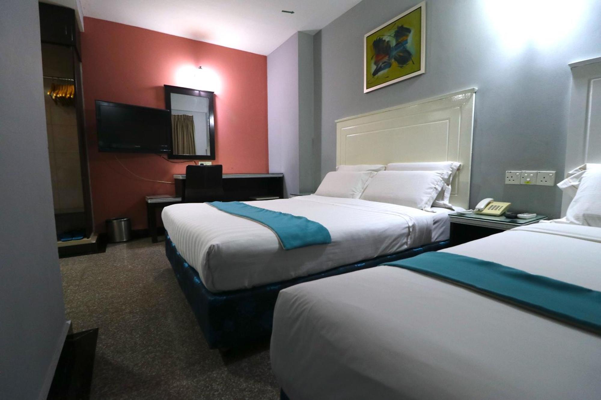 Hotel Sri Пухонг Екстериор снимка