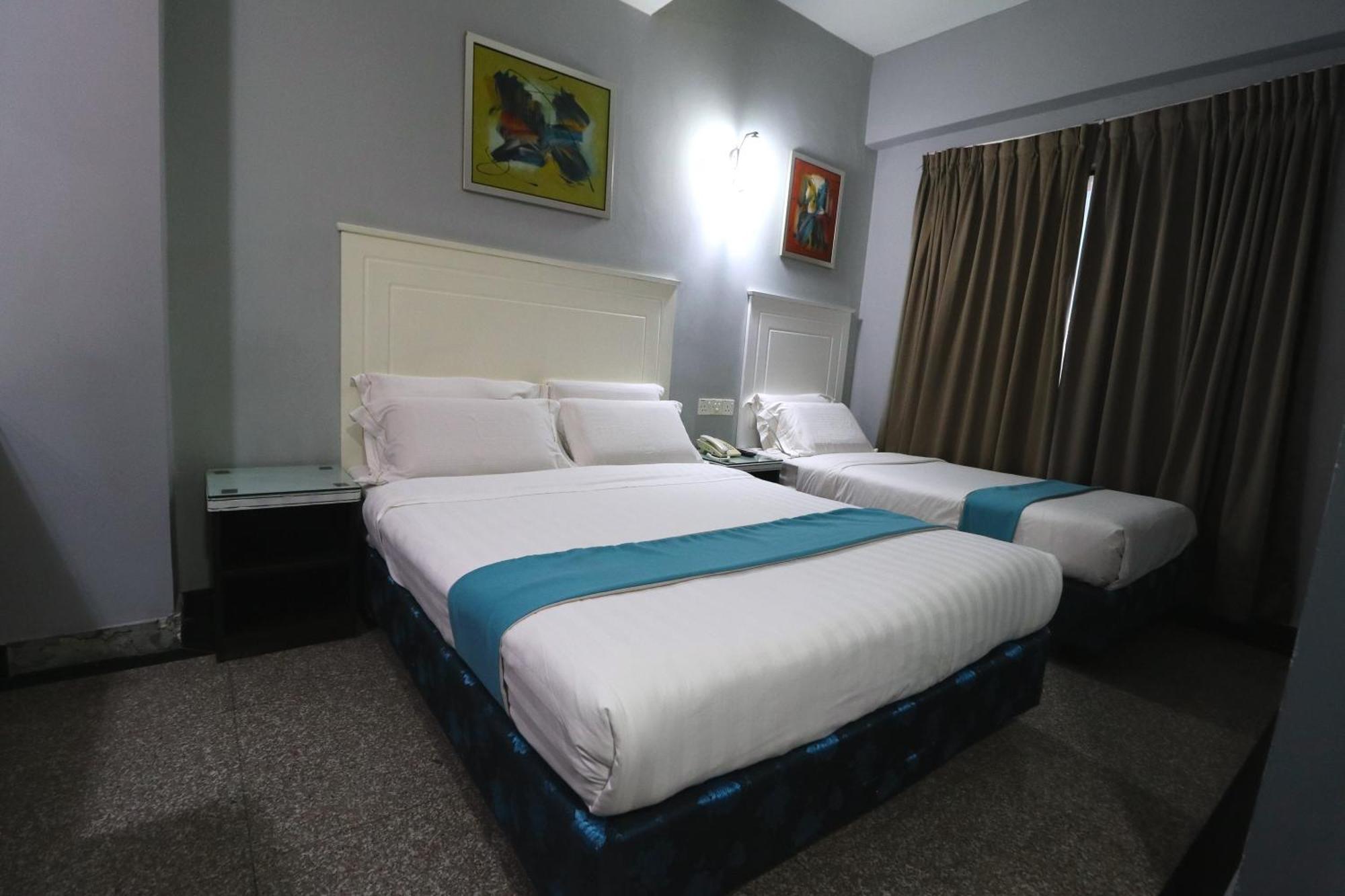 Hotel Sri Пухонг Екстериор снимка