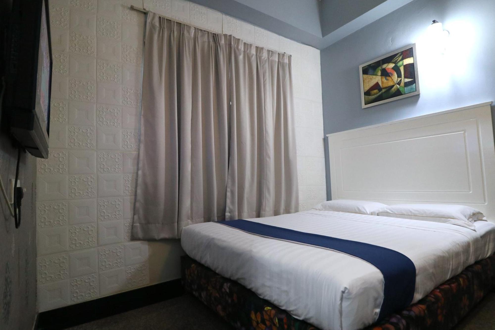 Hotel Sri Пухонг Екстериор снимка