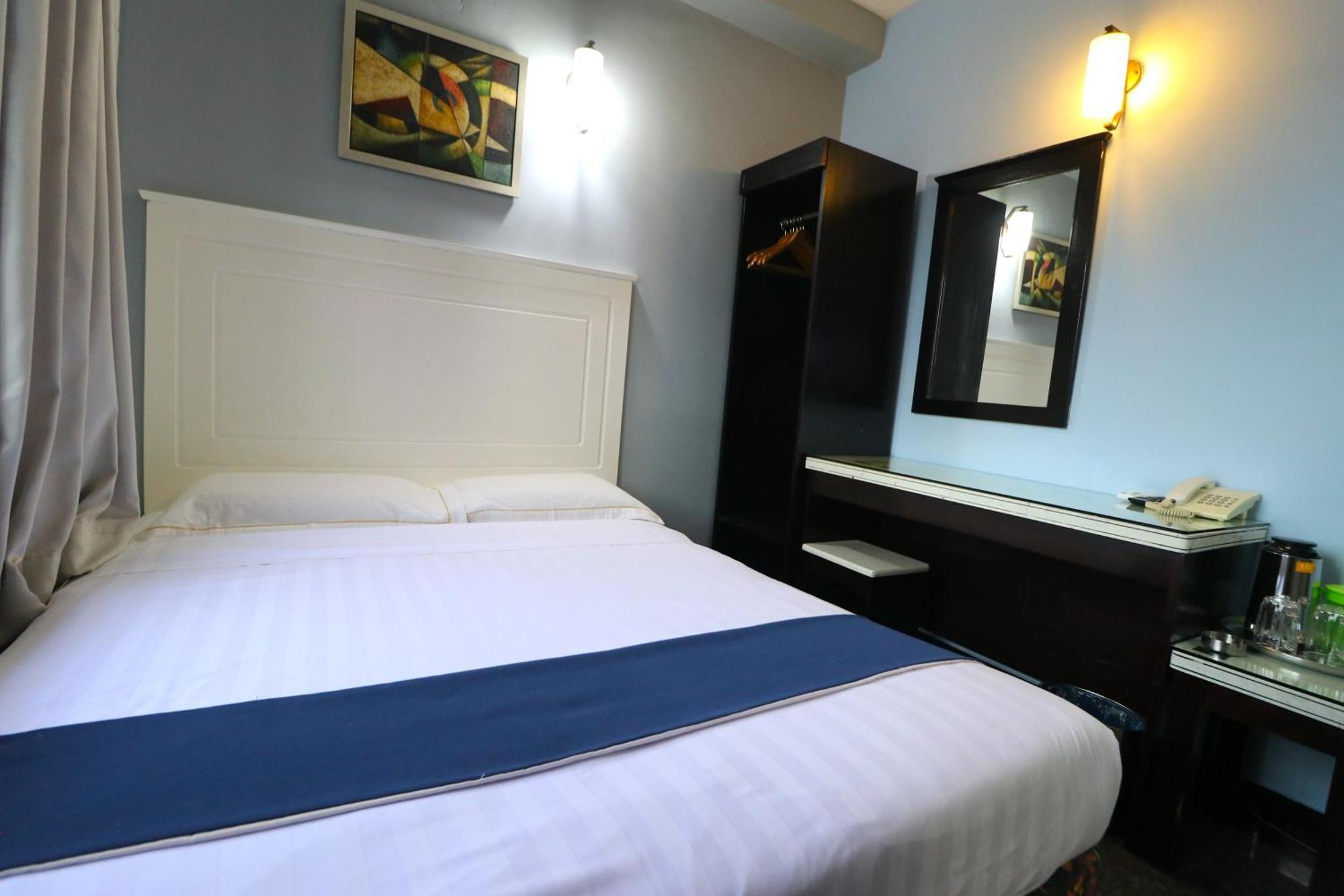 Hotel Sri Пухонг Екстериор снимка