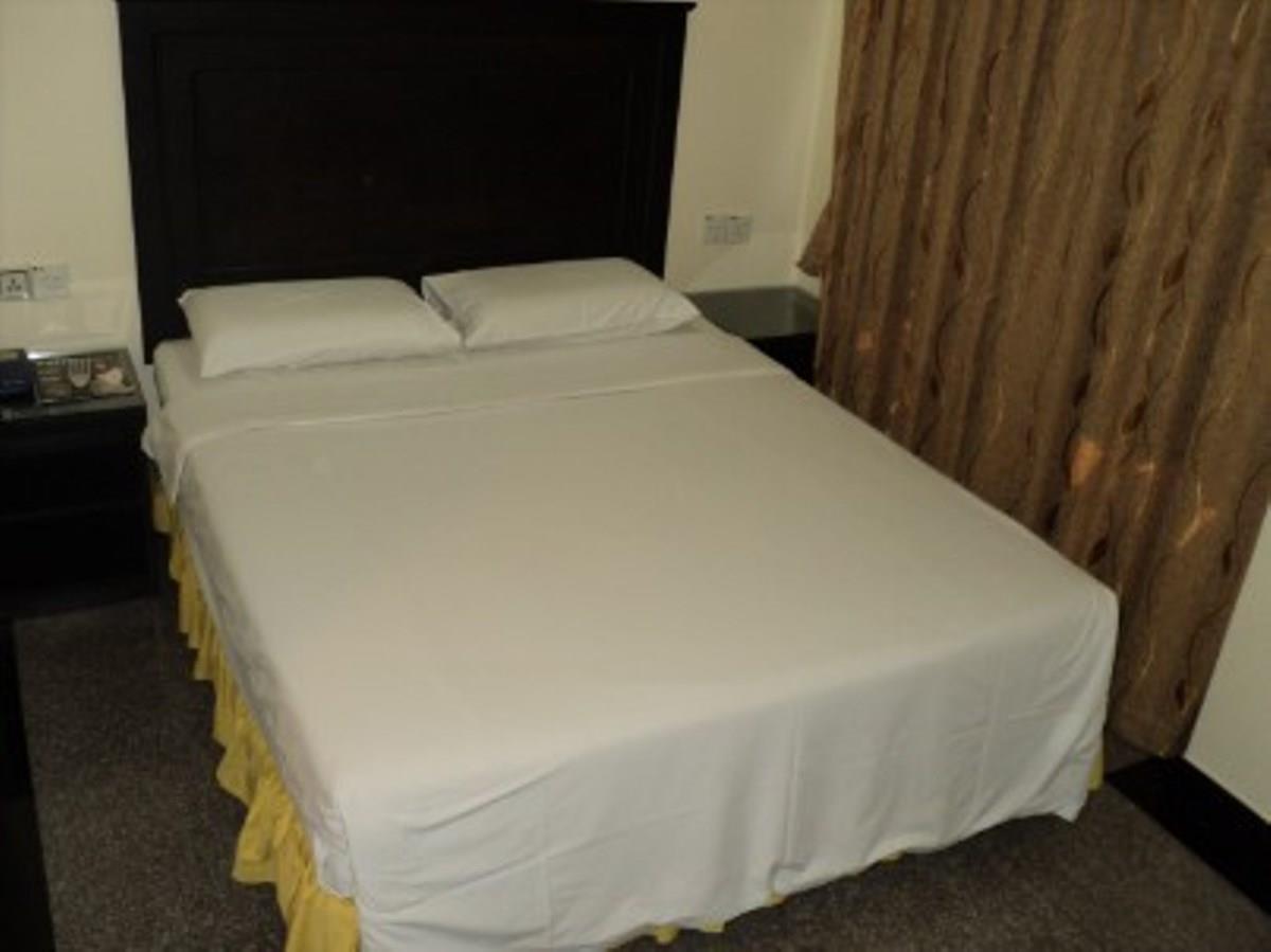 Hotel Sri Пухонг Екстериор снимка